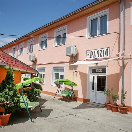 Central Panzio Szentes Exterior photo